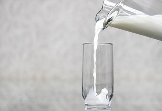 CNA e federações discutem redução das importações de leite