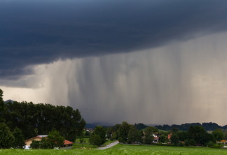 Nova frente fria traz chuva forte para a Região Sul