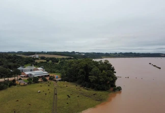 Foto de área rural alagada. Foto de área rural alagada.
