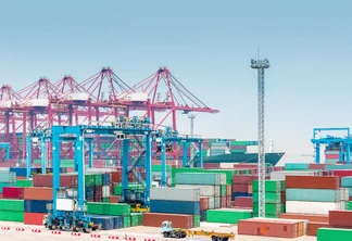 Fechamento do porto de contêineres. Fechamento do porto de contêineres.
