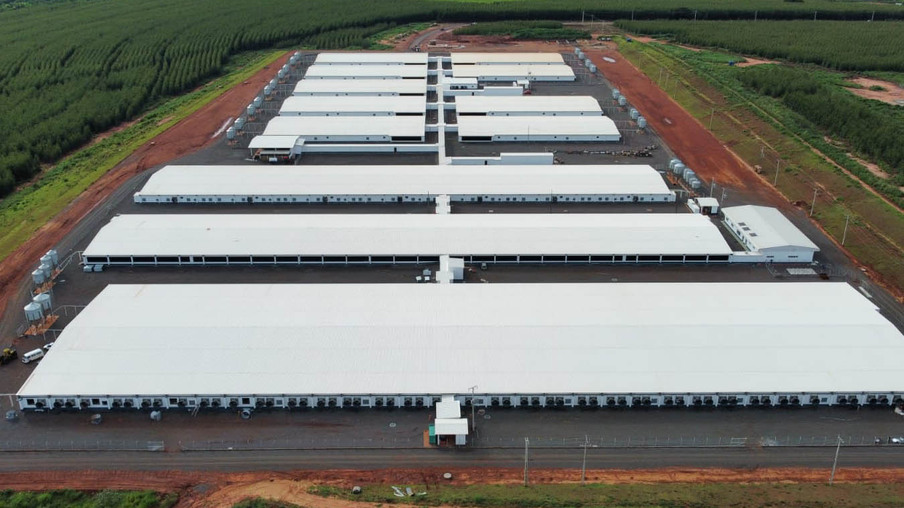 Granja Gênesis, da Agroceres PIC, em Paranavaí Granja Gênesis, da Agroceres PIC, em Paranavaí