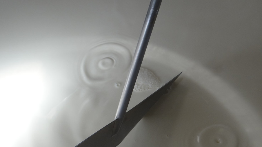 Foto de leite armazenado. Foto de leite armazenado.