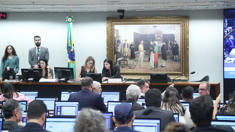 Foto de sessão da Comissão de Constituição e Justiça e de Cidadania (CCJ) da Câmara dos Deputados. Foto de sessão da Comissão de Constituição e Justiça e de Cidadania (CCJ) da Câmara dos Deputados.