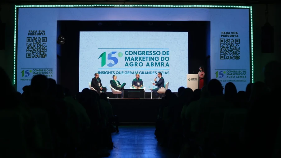 A foto mostra o público assistindo um painel do 15º Congresso de Marketing do Agro ABMRA. A foto mostra o público assistindo um painel do 15º Congresso de Marketing do Agro ABMRA.