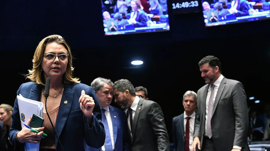 Senadora Leila Barros Senadora Leila Barros