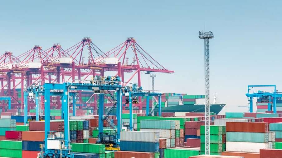 Fechamento do porto de contêineres. Fechamento do porto de contêineres.