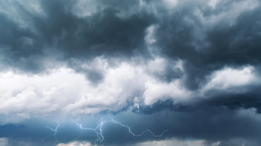 Foto de nuvens de tempestade e trovões. Foto de nuvens de tempestade e trovões.