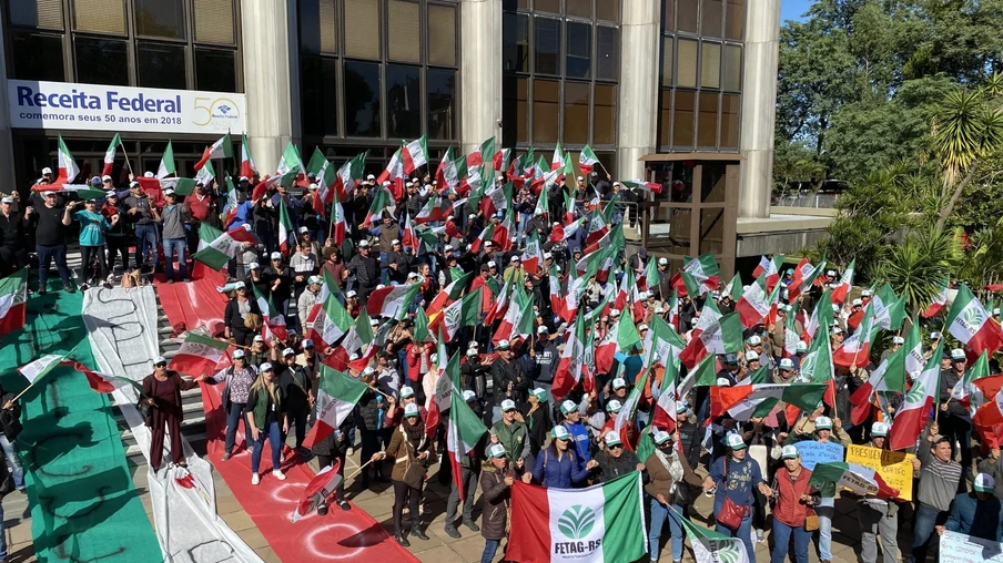 Produtores rurais farão mobilização em Porto Alegre no dia 13 de maio. Produtores rurais farão mobilização em Porto Alegre no dia 13 de maio.
