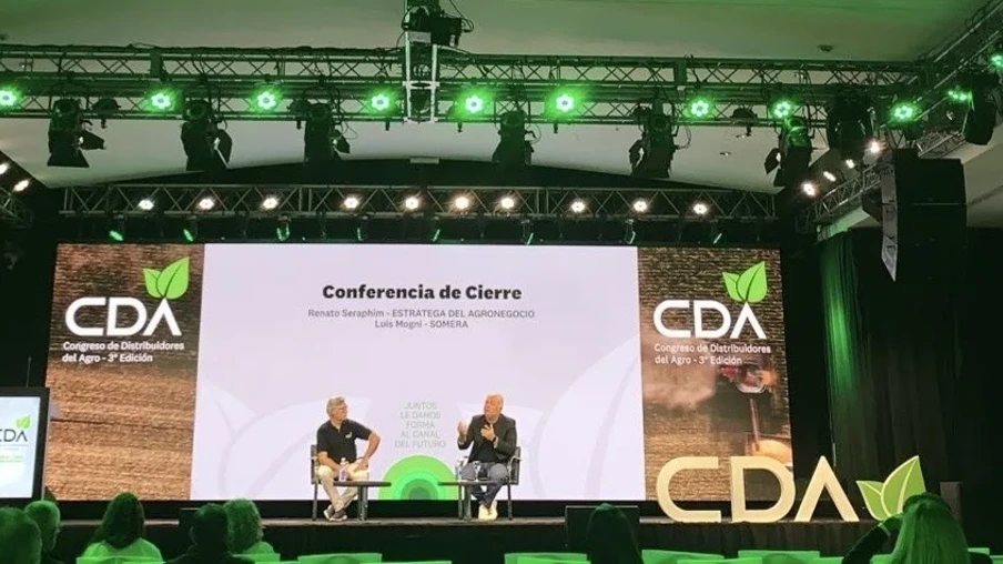 Foto de um evento. Foto de um evento.