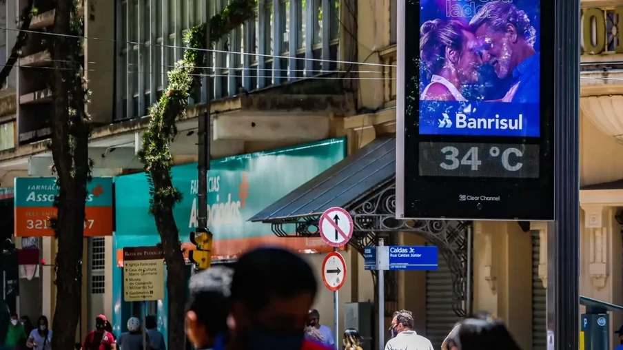 Porto Alegre teve uma tarde quente e abafada | Foto: Alex Rocha/Divulgação Porto Alegre teve uma tarde quente e abafada | Foto: Alex Rocha/Divulgação