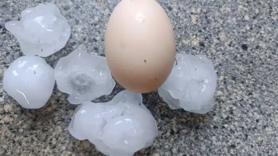 Granizo que caiu nesta manhã em Morro Redondo (RS) | Foto: Cleiton Bender Granizo que caiu nesta manhã em Morro Redondo (RS) | Foto: Cleiton Bender