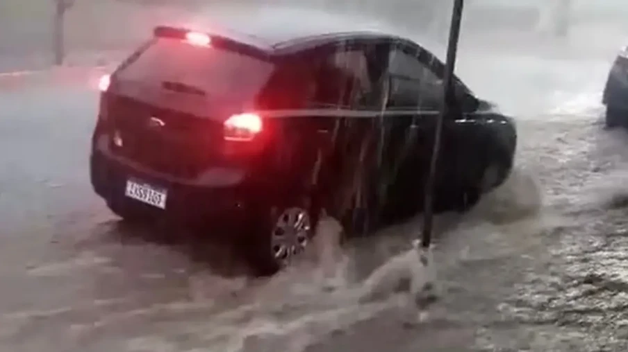 Chuva intensa atingiu Arroio do Tigre | Foto: Rádio Gazeta/ Divulgação Chuva intensa atingiu Arroio do Tigre | Foto: Rádio Gazeta/ Divulgação