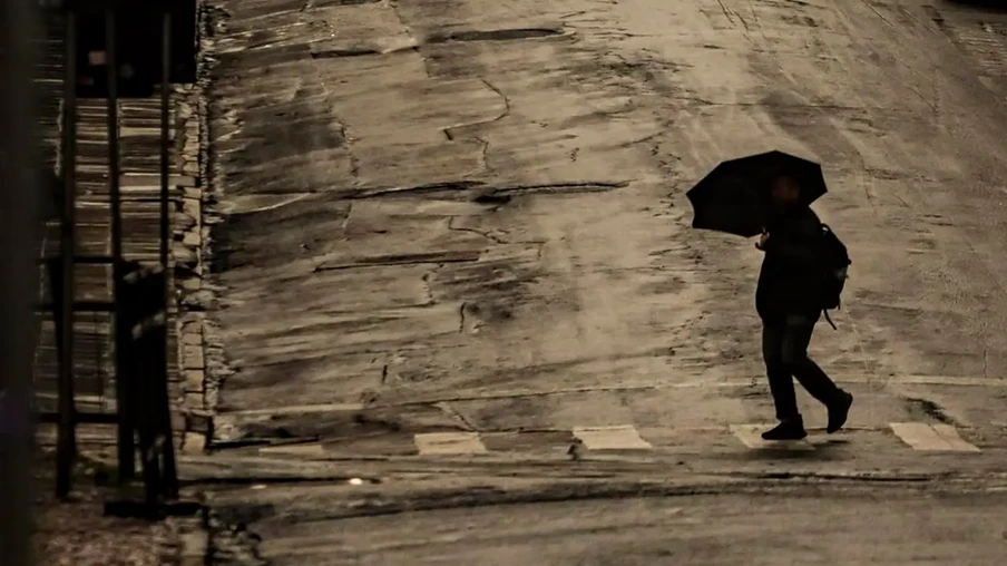 Neste primeiro dia de dezembro, o quadro é de instabilidade atmosférica no Rio Grande do Sul. Já choveu na madrugada em diversos municípios, especialmente na Metade Leste gaúcha | Foto: Alex Rocha/Divulgação Neste primeiro dia de dezembro, o quadro é de instabilidade atmosférica no Rio Grande do Sul. Já choveu na madrugada em diversos municípios, especialmente na Metade Leste gaúcha | Foto: Alex Rocha/Divulgação