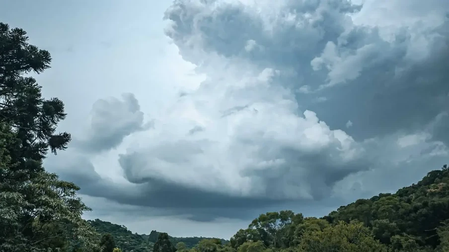 Baixa pressão na costa traz periodos de muitas nuvens e chuva bastante irregular para o Rio Grande do Sul durante esta terça-feira (02) | Foto: Iara Puntel/Divulgação Baixa pressão na costa traz periodos de muitas nuvens e chuva bastante irregular para o Rio Grande do Sul durante esta terça-feira (02) | Foto: Iara Puntel/Divulgação