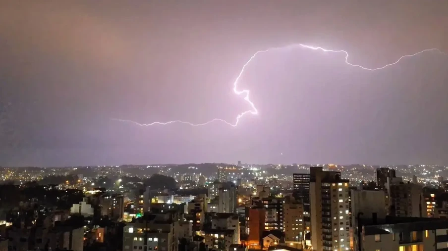 Estações meteorológicas no Rio Grande do Sul registraram máximas muito elevadas, com destaque para 41,3°C em São Paulo das Missões; 40,8°C em Maçambará | Foto: Denis Goerl/Divulgação Estações meteorológicas no Rio Grande do Sul registraram máximas muito elevadas, com destaque para 41,3°C em São Paulo das Missões; 40,8°C em Maçambará | Foto: Denis Goerl/Divulgação
